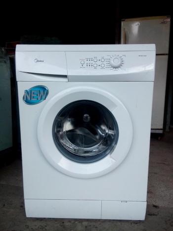 Máy giặt Midea 7kg cũ, tiết kiệm điện, còn mới đến 99%, giao hàng tận nhà, bảo hành 6 tháng
