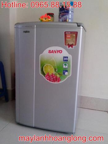 Tủ lạnh Sanyo 90 lít cũ, thiết kế nhỏ gọn, tiết kiệm điện, giá rẻ, phù hợp cho sinh viên
