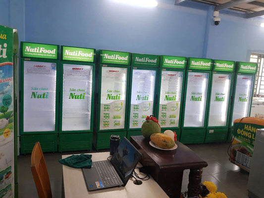 Tủ mát Sanaky 258K cũ 90%, kính sấy, bánh xe, trưng bày tiện lợi
